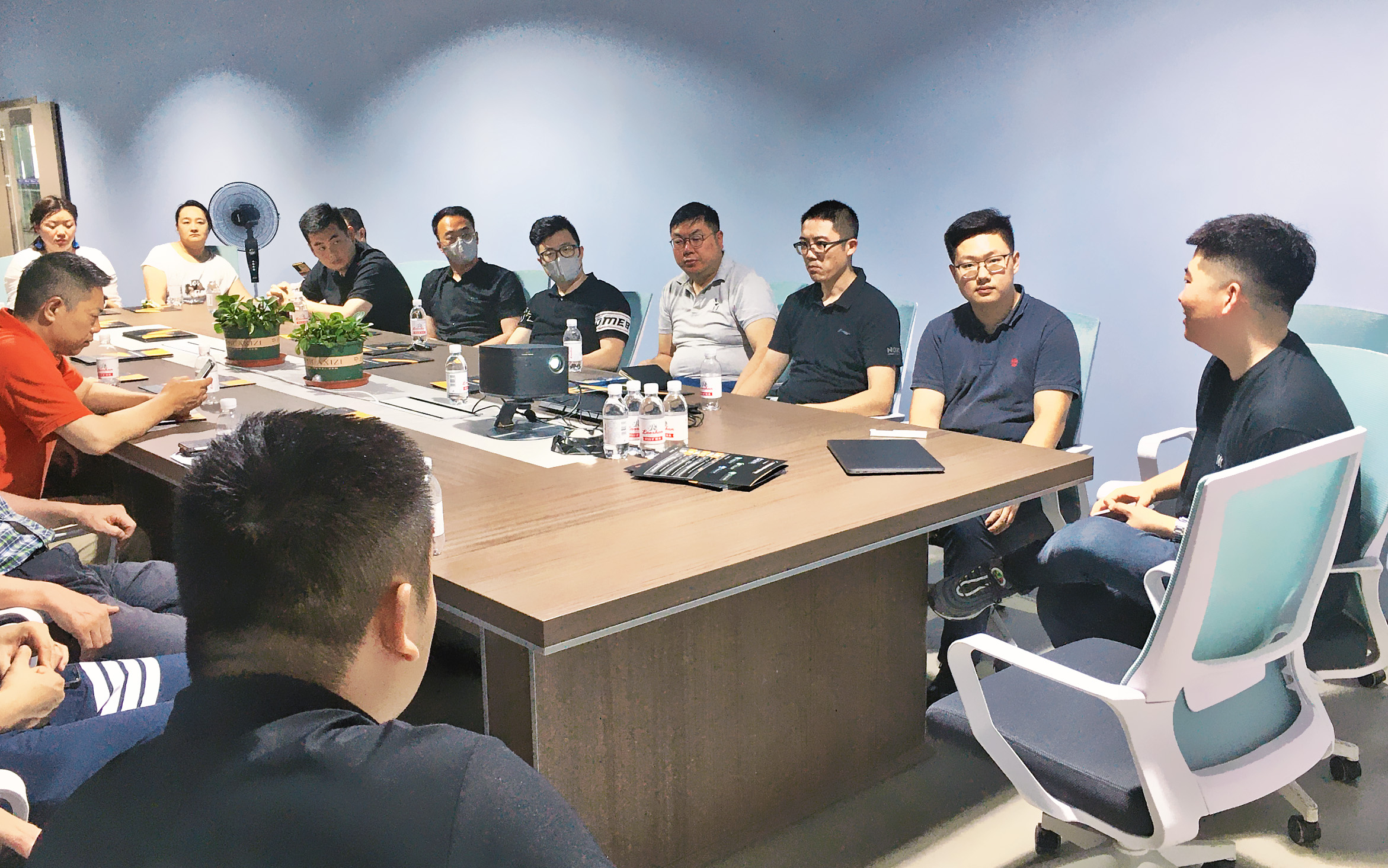 參觀交流，攜手并進----青年企業(yè)家協(xié)會赴領(lǐng)科匯創(chuàng)參觀 6666